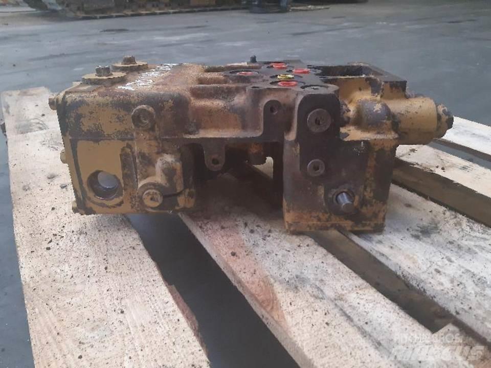 CAT D5H 油壓