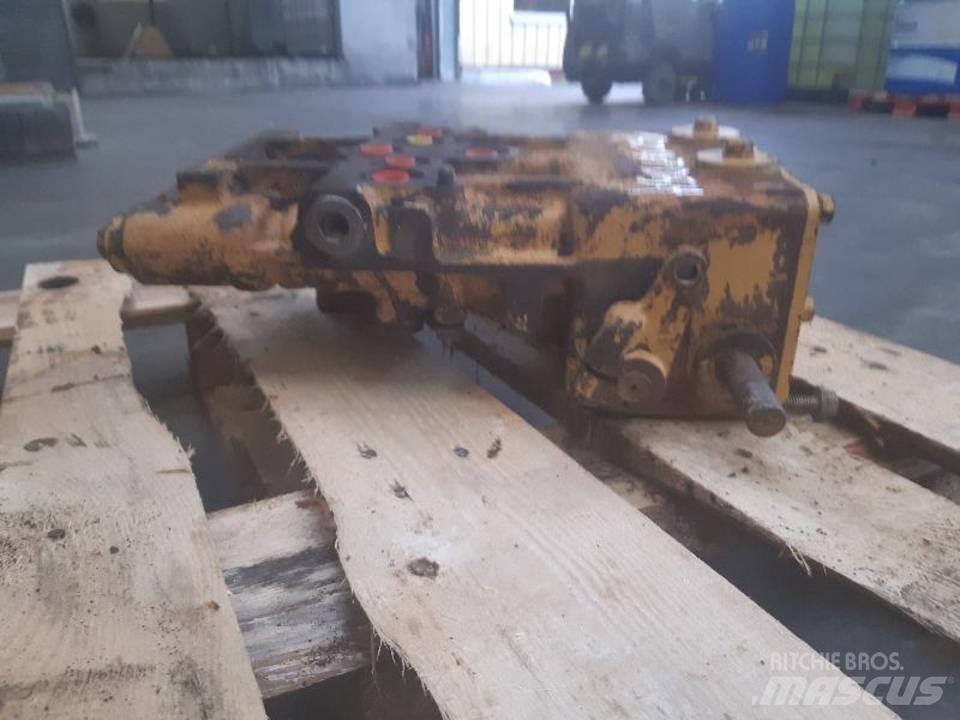 CAT D5H 油壓