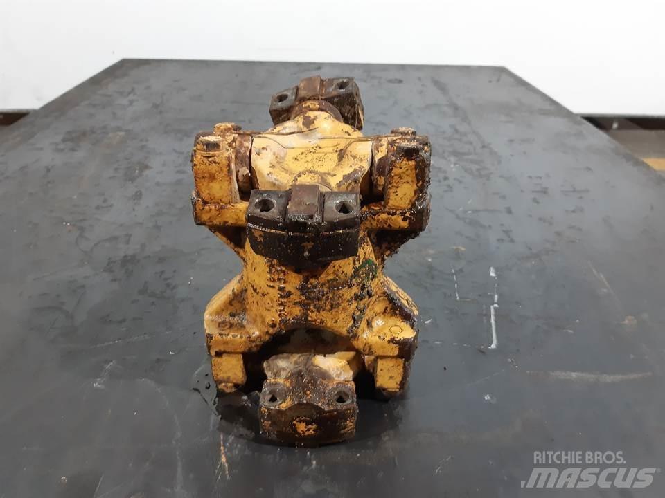 CAT D6RXL 傳動裝置