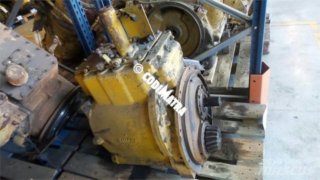 CAT D7E 傳動裝置