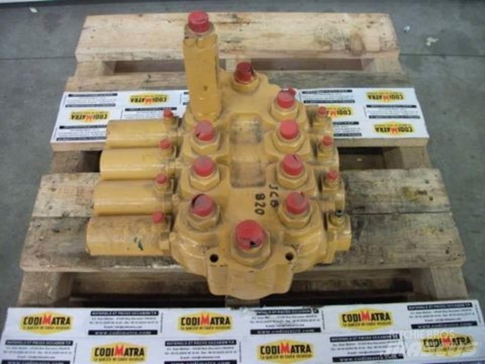 JCB 820 油壓