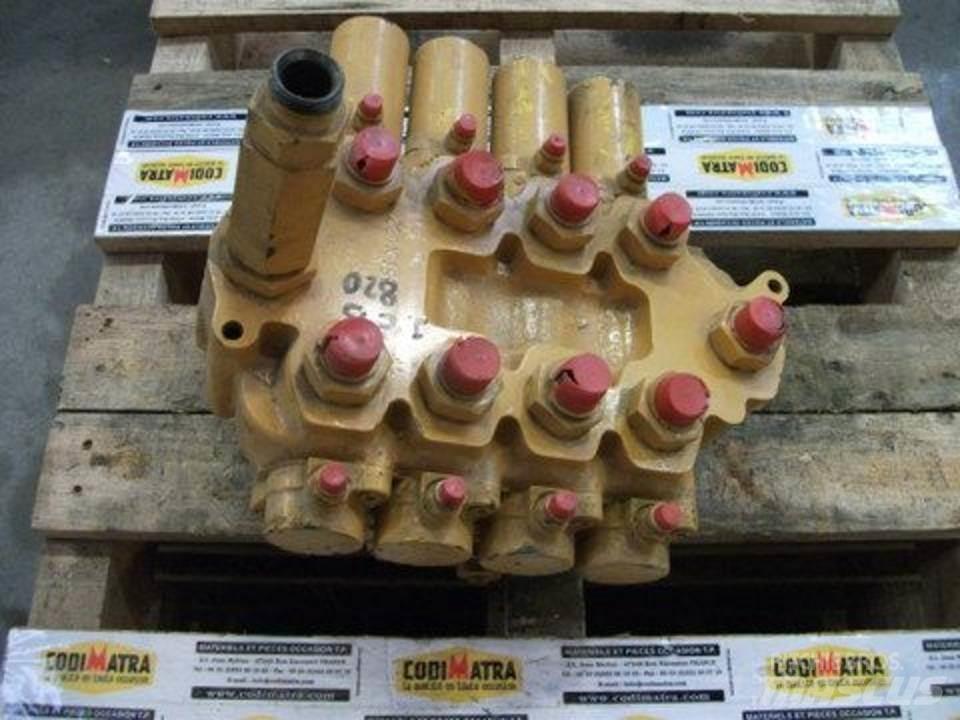 JCB 820 油壓