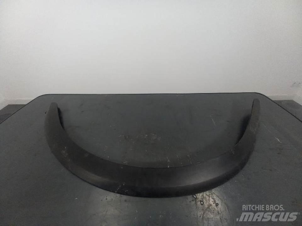 Volvo A25F 駕駛室與內部