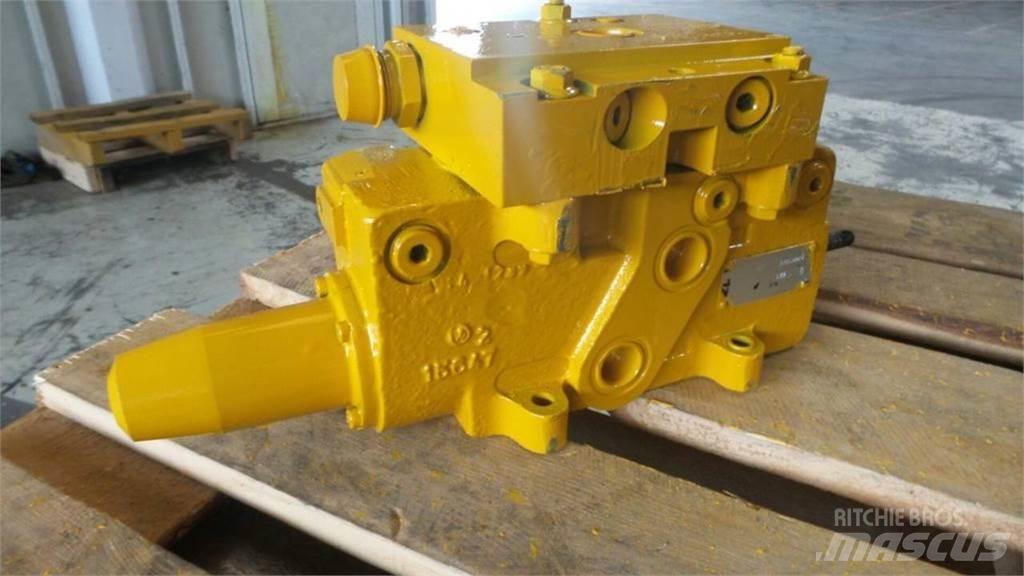 Volvo A30 油壓