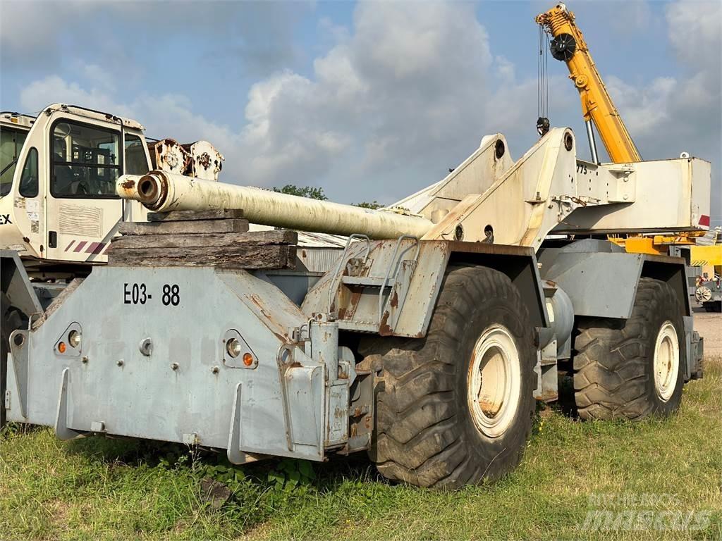 Terex RT 775 越野起重機
