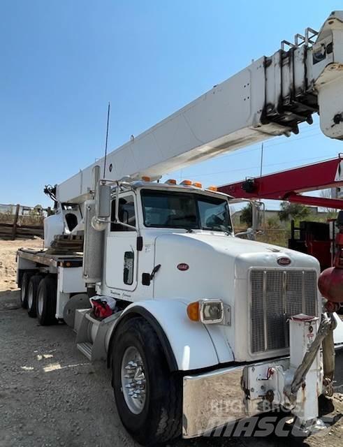 Altec AC38-127S 起重機卡車