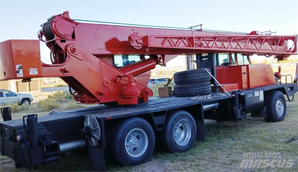 Lorain MCH 230E 全路面起重機/吊車