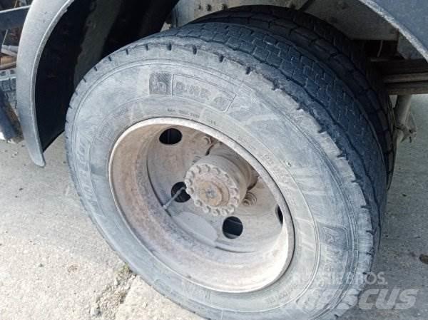 Avia D90 吊鉤式起重車
