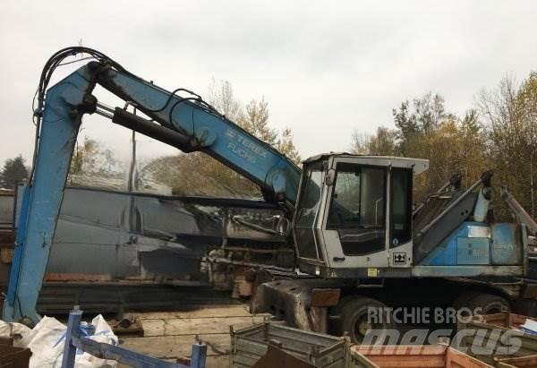Fuchs MHL 320 廢棄物/工業用操作車
