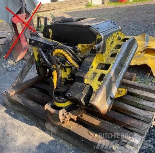 John Deere H 412 伐木歸堆機