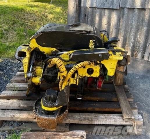 John Deere H 412 伐木歸堆機