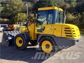 Komatsu WA 95 輪胎式裝載機