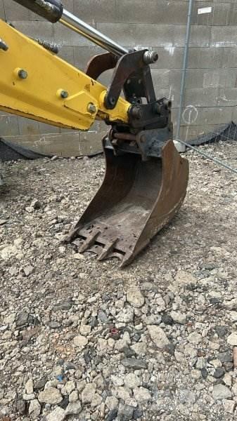 New Holland B100C 反鏟裝載機