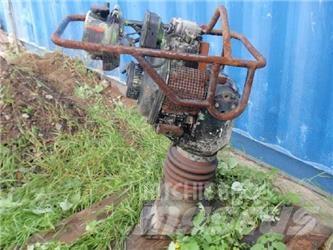 Rammax DS 68 夯實機(夯土機)
