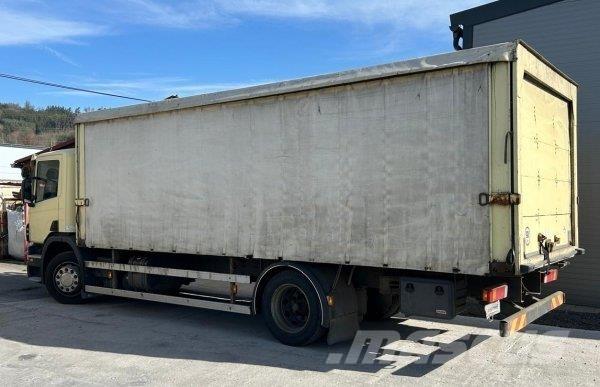 Scania P230 LB 平板式/側卸式卡車