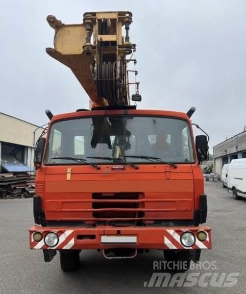 Tatra 815 AD20 T 起重機卡車
