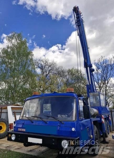 Tatra T815 +(ČKD) AD 28 起重機卡車