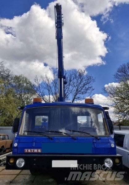 Tatra T815 +(ČKD) AD 28 起重機卡車