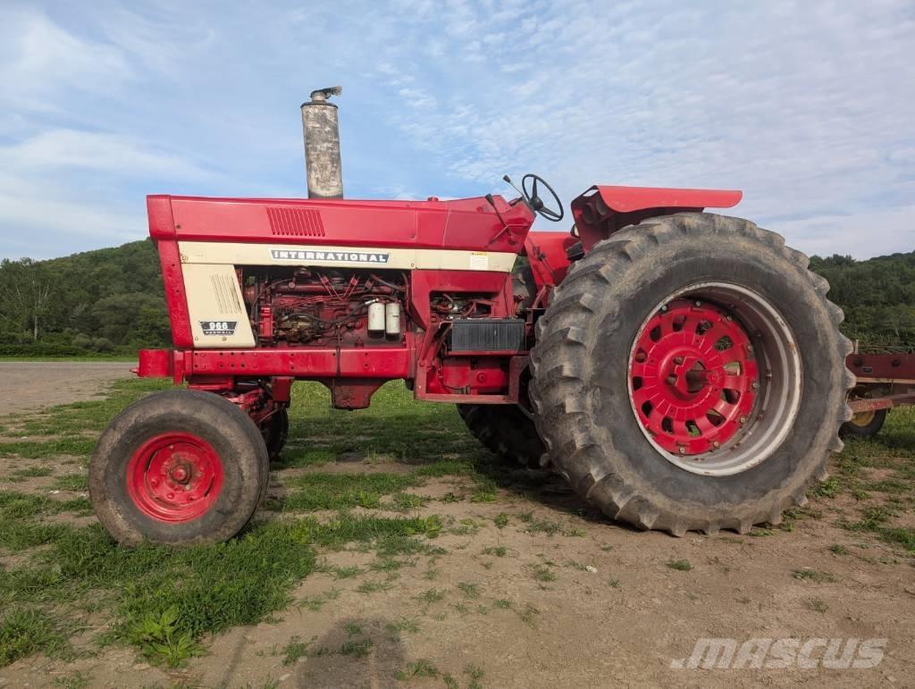International 966 曳引機