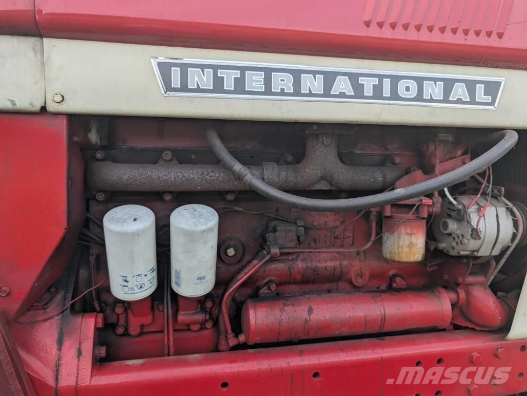 International 966 曳引機