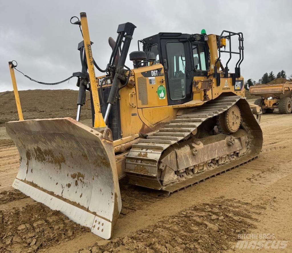 CAT D 6 T LGP 履帶推土機