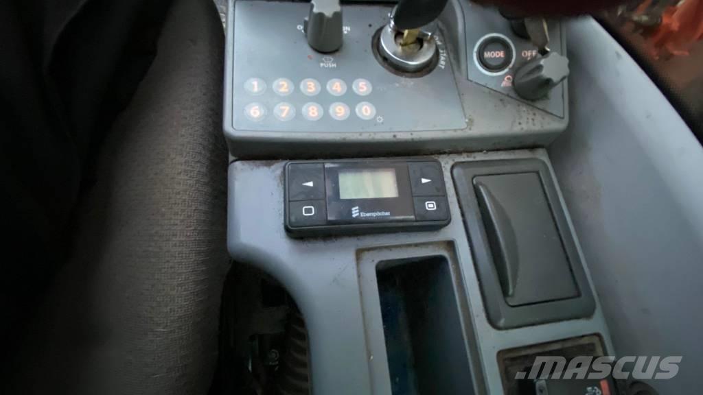 Hitachi ZX 210 LC-6 履帶式 挖土機/掘鑿機/挖掘機