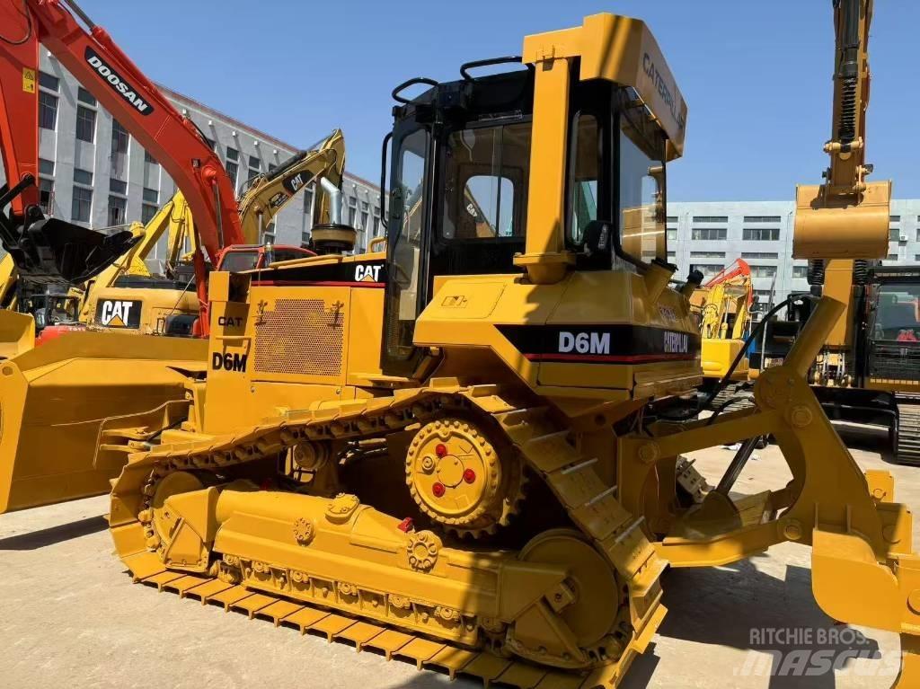 CAT D 6 M XL 履帶推土機
