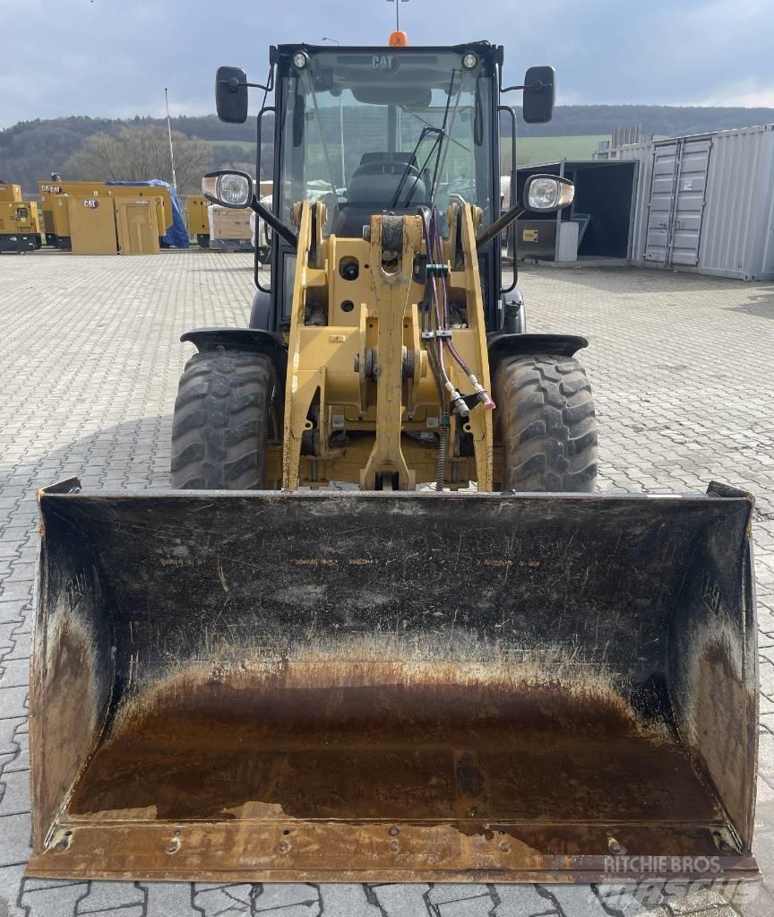 CAT 906 M 輪胎式裝載機