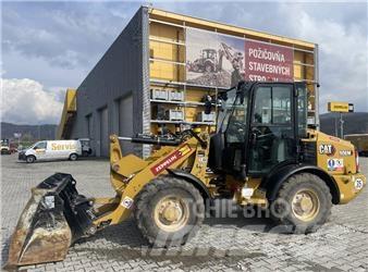 CAT 906 M 輪胎式裝載機