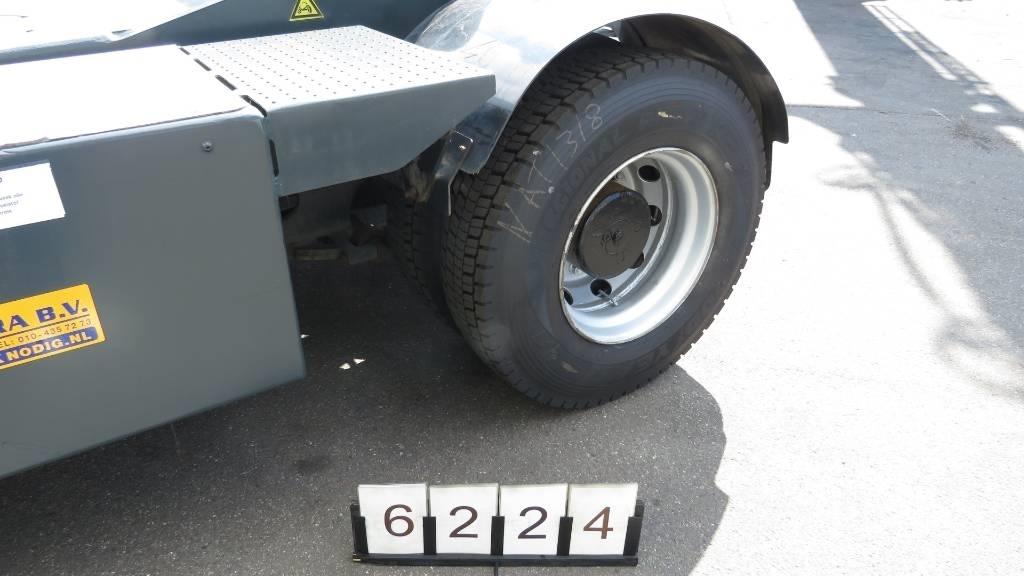 Terberg YT182 終端式曳引機