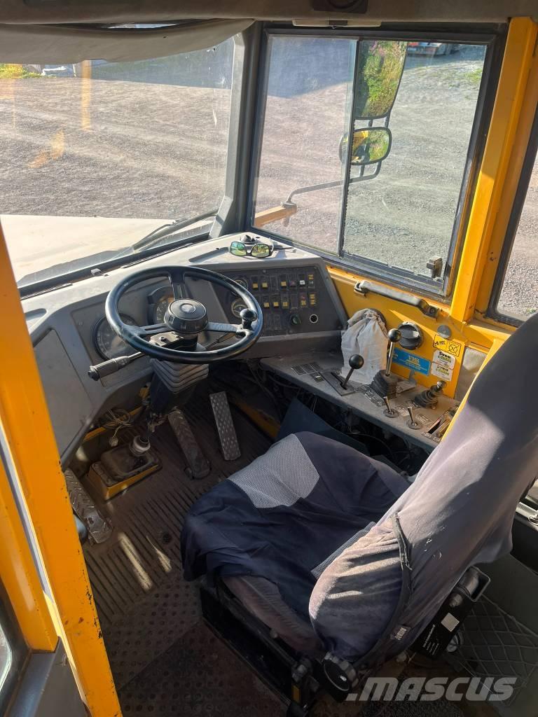 Volvo A 30 C 鉸接式起吊車