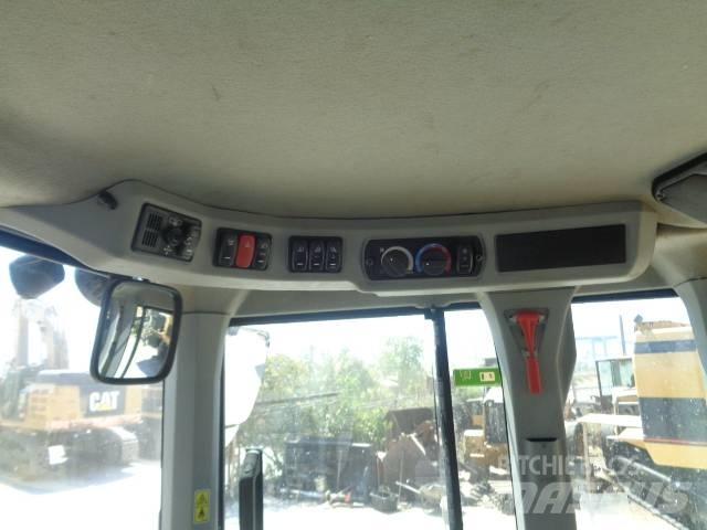 CAT 930M 輪胎式裝載機