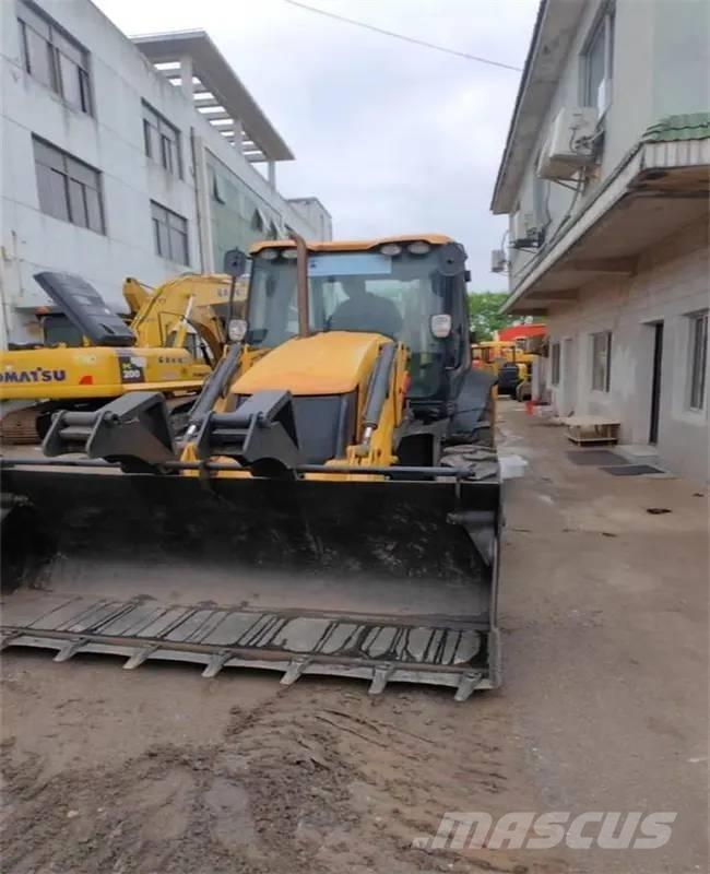 JCB 3CX 反鏟裝載機