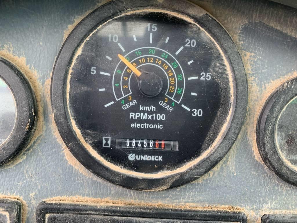 New Holland LM 410 農業用伸縮臂裝載機