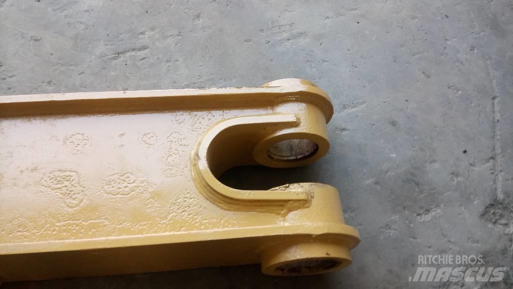 CAT 245 底盤和懸架