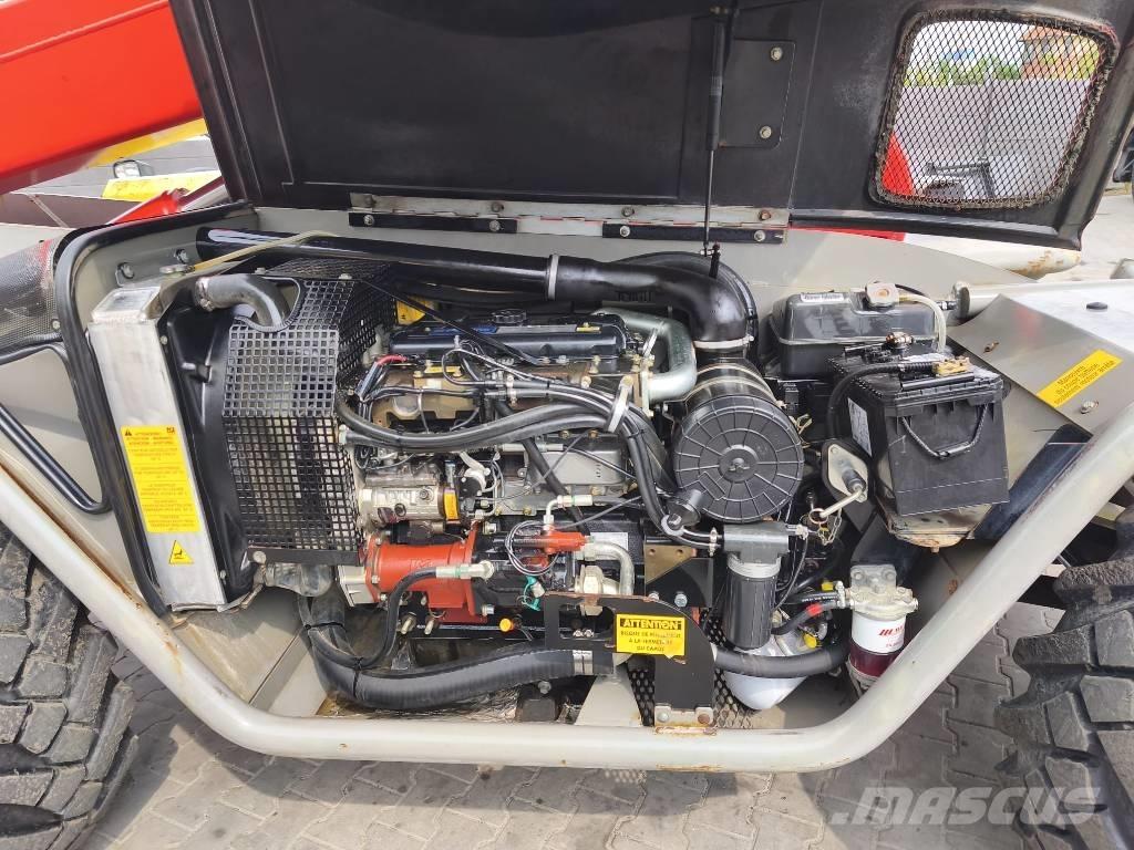 Merlo P38.14LOX 伸縮臂操作車