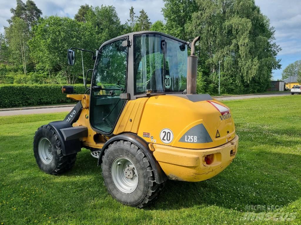 Volvo L25B 滑移轉向裝載機