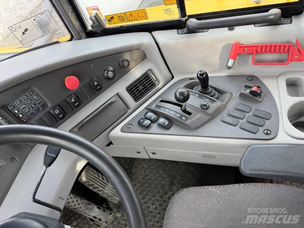 Volvo A 25 G 鉸接式起吊車