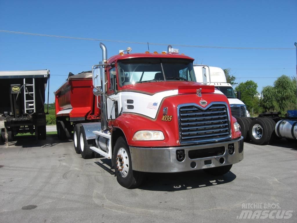 Mack CXN 613 曳引機組件