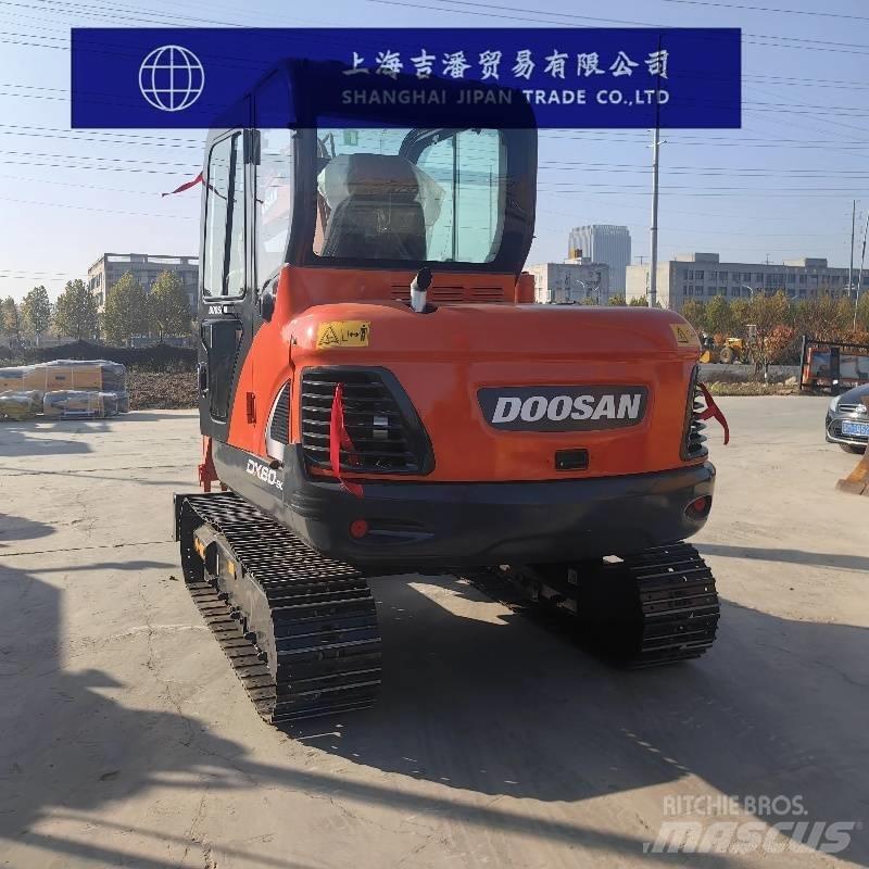 Doosan DX 60 小型挖土機/掘鑿機<7t(小型挖掘機)