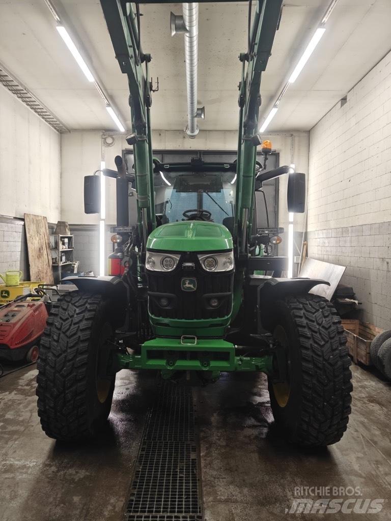 John Deere 6155 R 曳引機