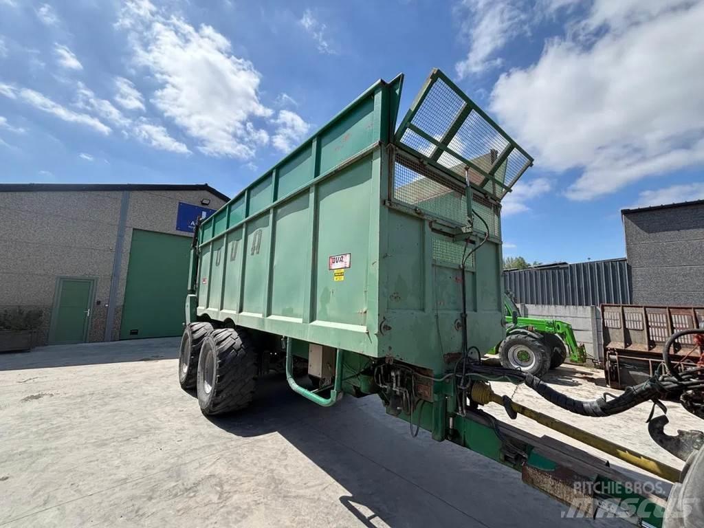 OVA LB65275T 自走式飼料採集機
