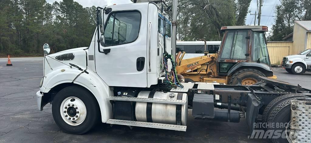 Freightliner M2 112 曳引機組件