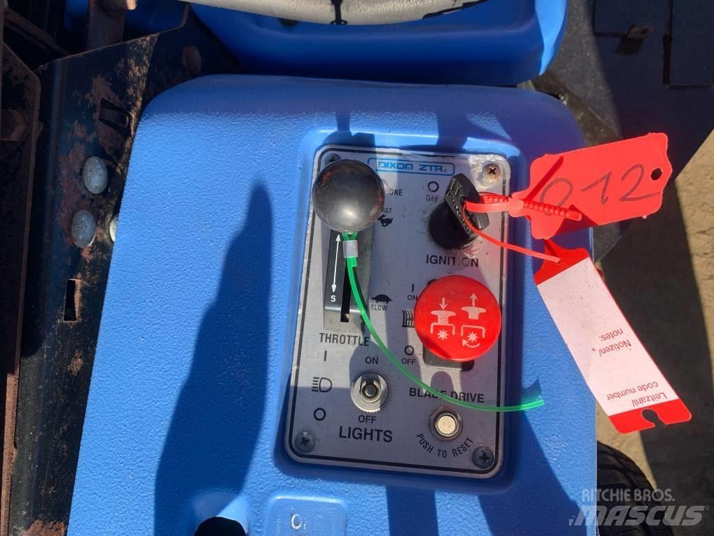 Dixon ZTR4421 零迴轉割草機
