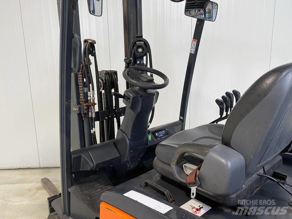 Doosan B25X-7 電動堆高機