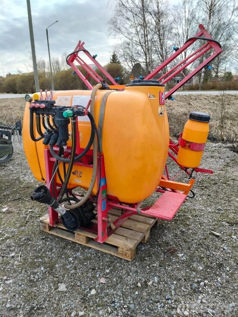 Junkkari 900 / 12 承載式噴霧機