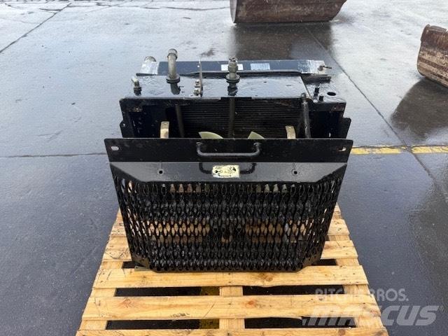 CAT 313 C CHŁODNICA 散熱器/水箱