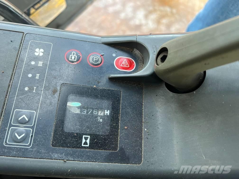 JCB JS 240 LC 履帶式 挖土機/掘鑿機/挖掘機