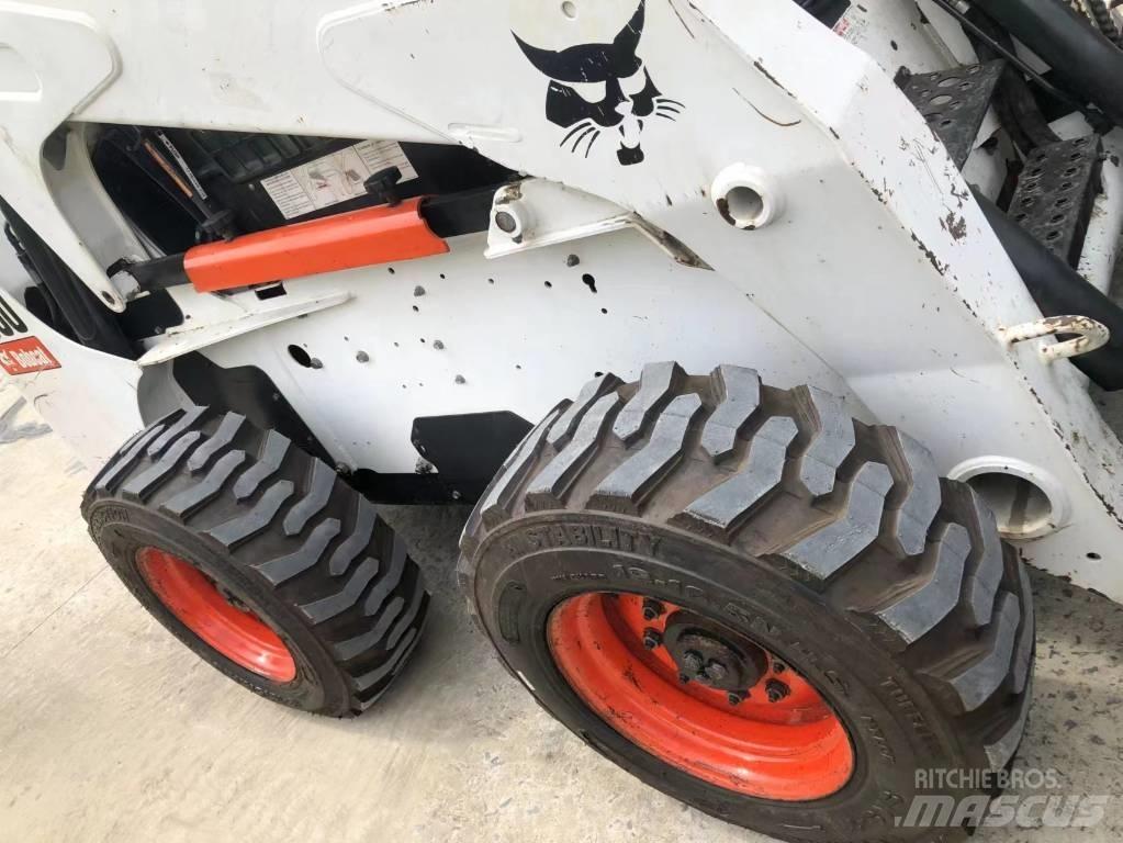 Bobcat S 300 滑移轉向裝載機