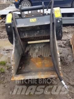 MB Crusher BF70.2 S4 反鏟裝載機